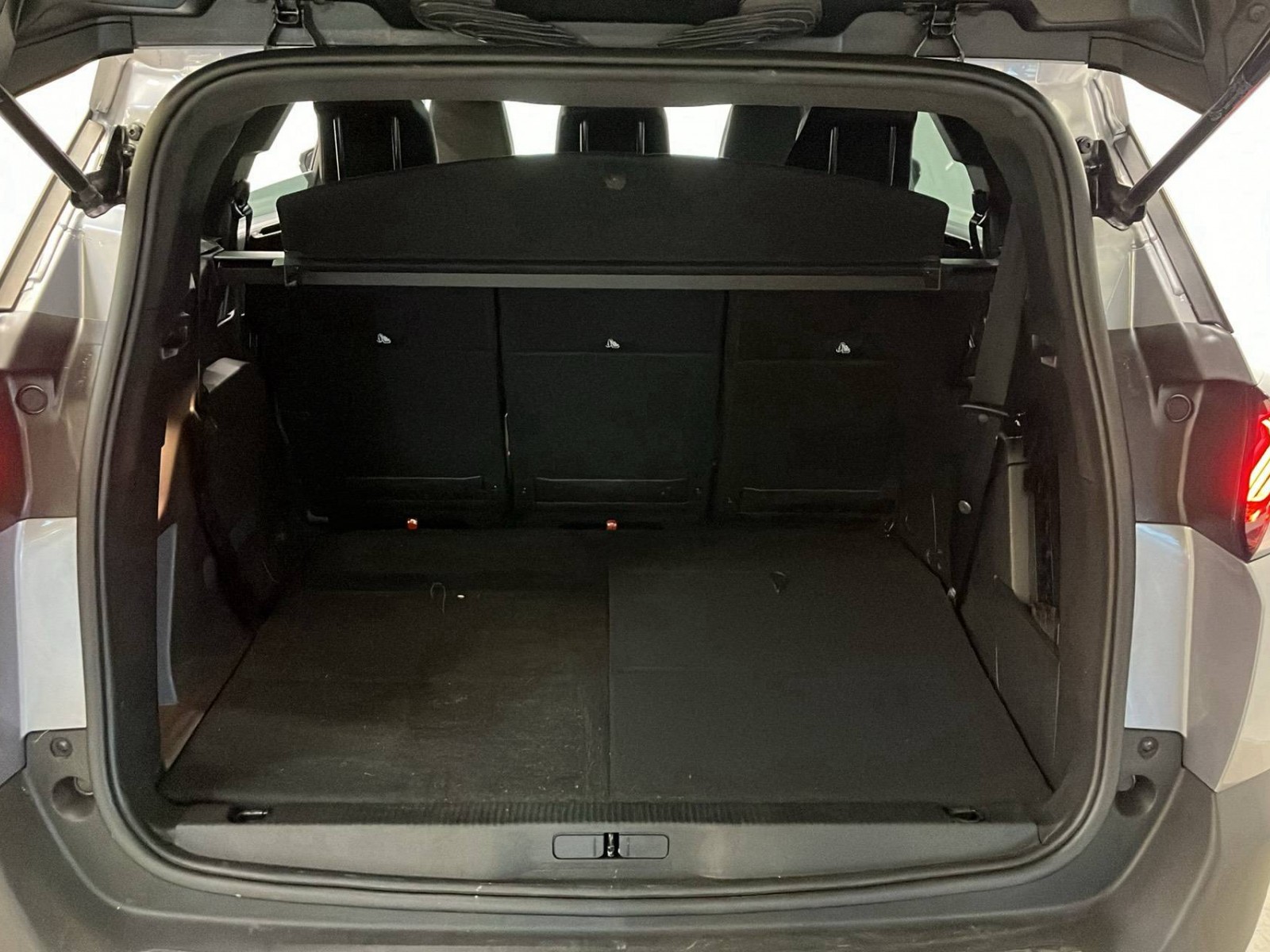 PEUGEOT - 5008 - #333143 - 12