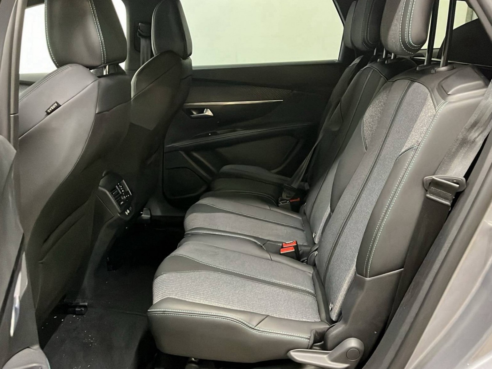 PEUGEOT - 5008 - #337422 - 8