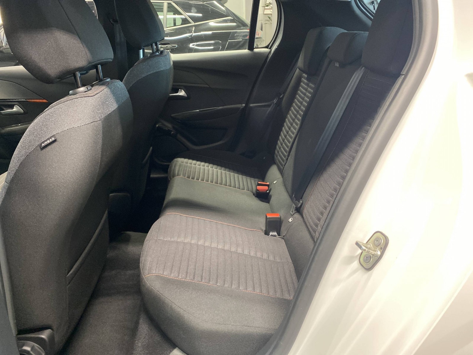 PEUGEOT - 208 - #198601 - 9