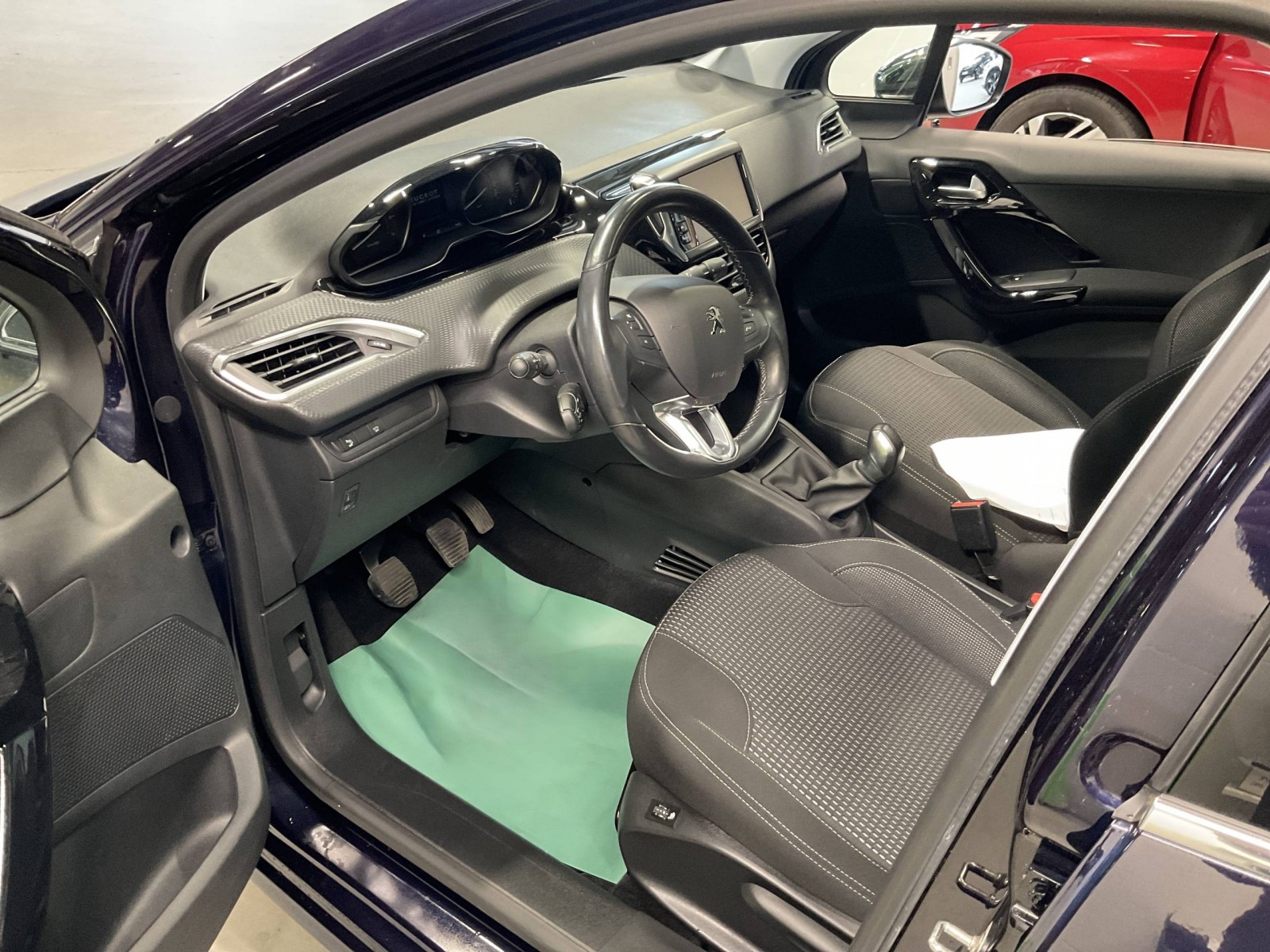 PEUGEOT - 208 - #198602 - 9