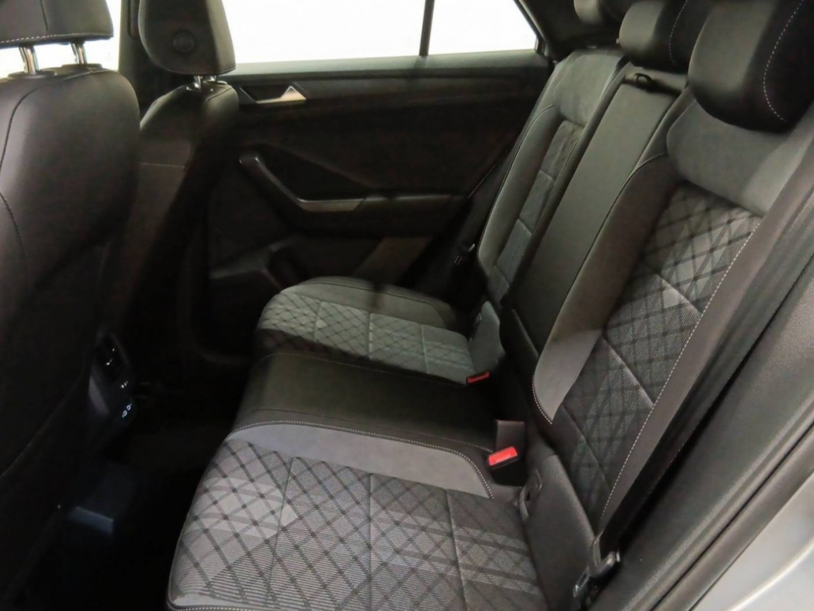 VOLKSWAGEN - T-ROC - #182658 - 8