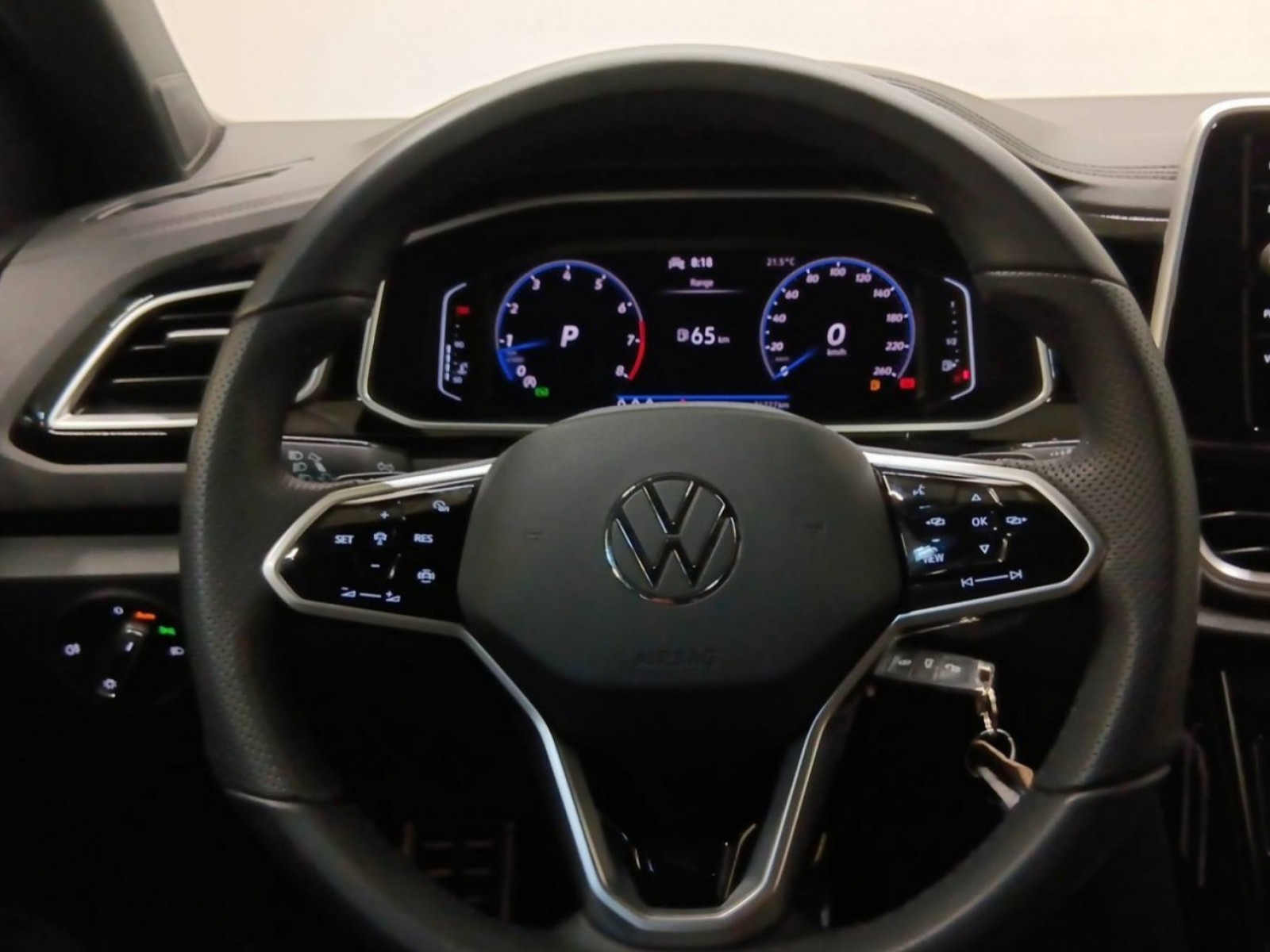 VOLKSWAGEN - T-ROC - #182658 - 10