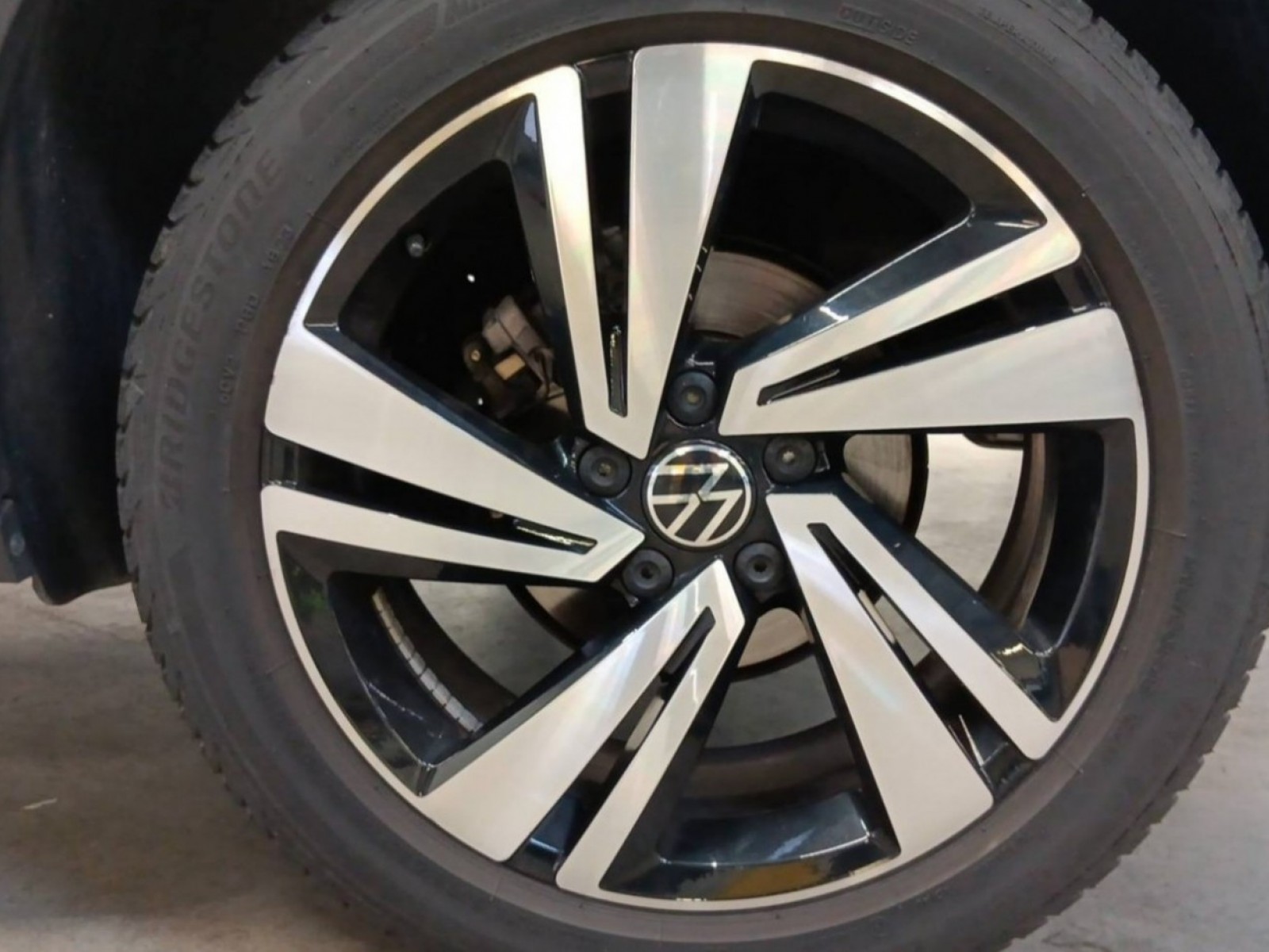 VOLKSWAGEN - T-ROC - #182657 - 22