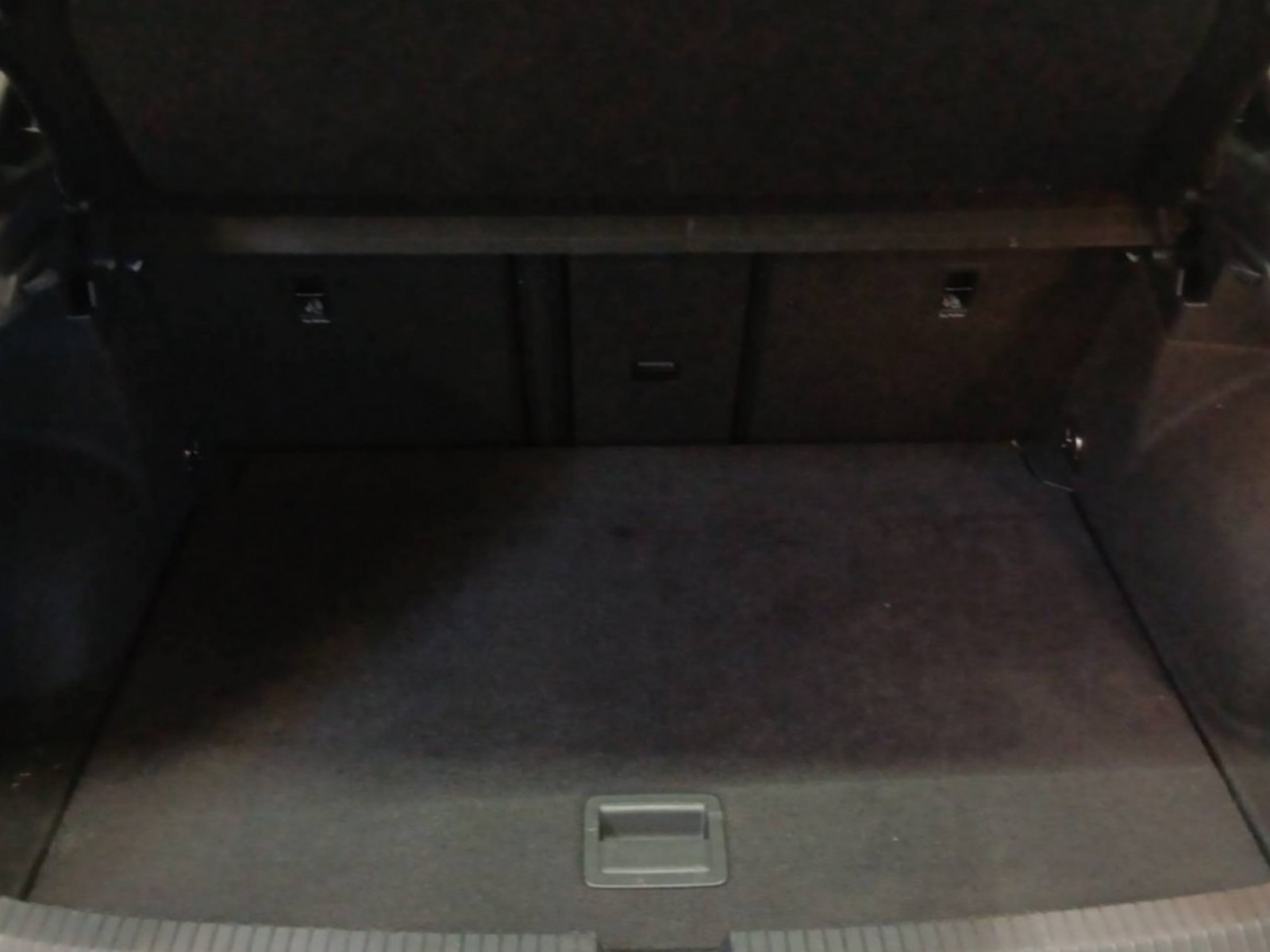 VOLKSWAGEN - T-ROC - #182657 - 28