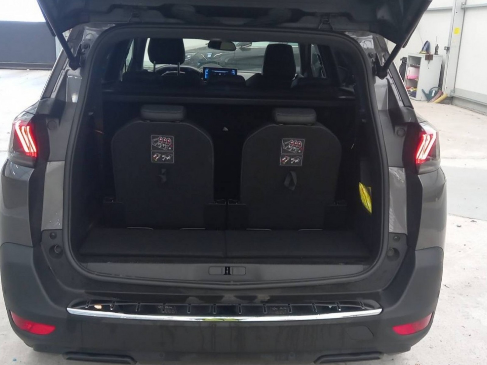 PEUGEOT - 5008 - #337419 - 25
