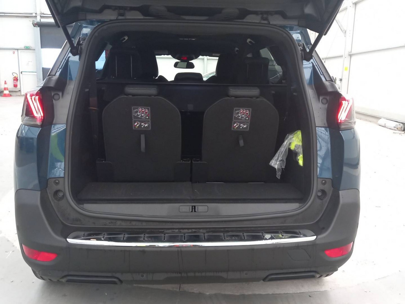 PEUGEOT - 5008 - #337429 - 13