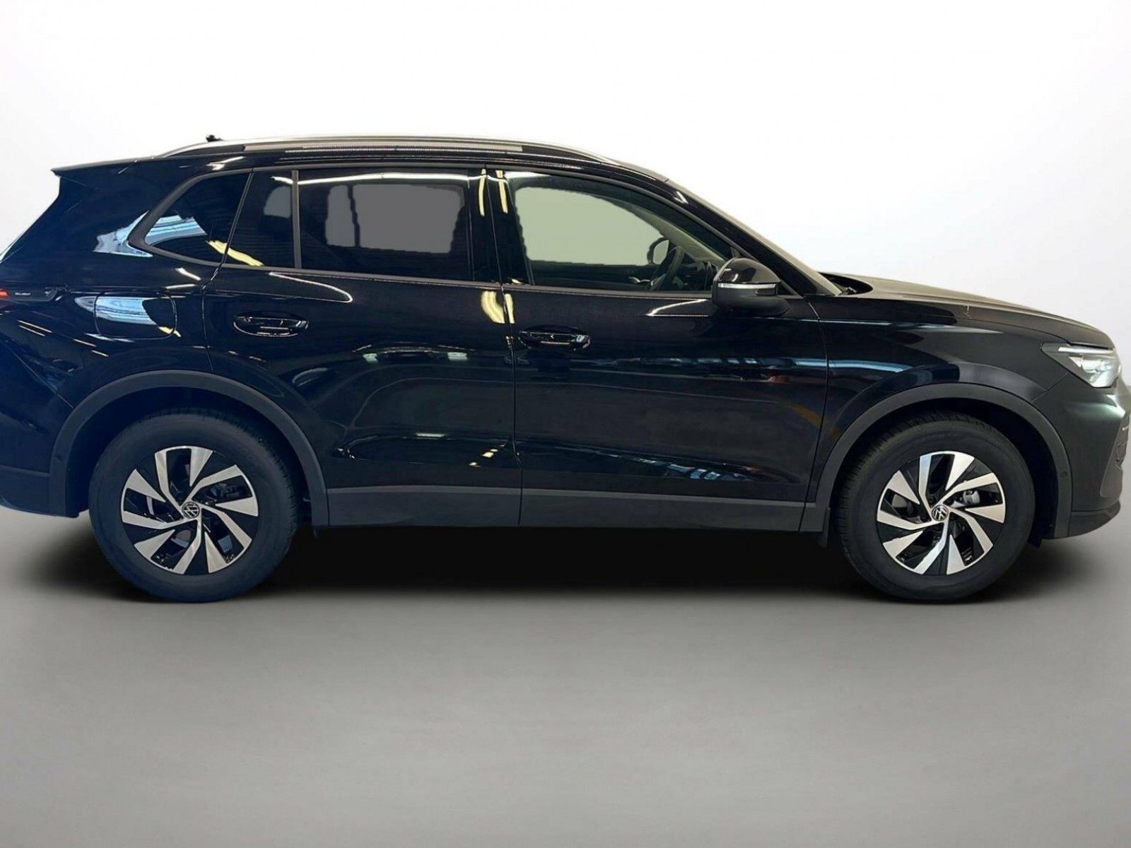 VOLKSWAGEN - TIGUAN - #189857 - 15