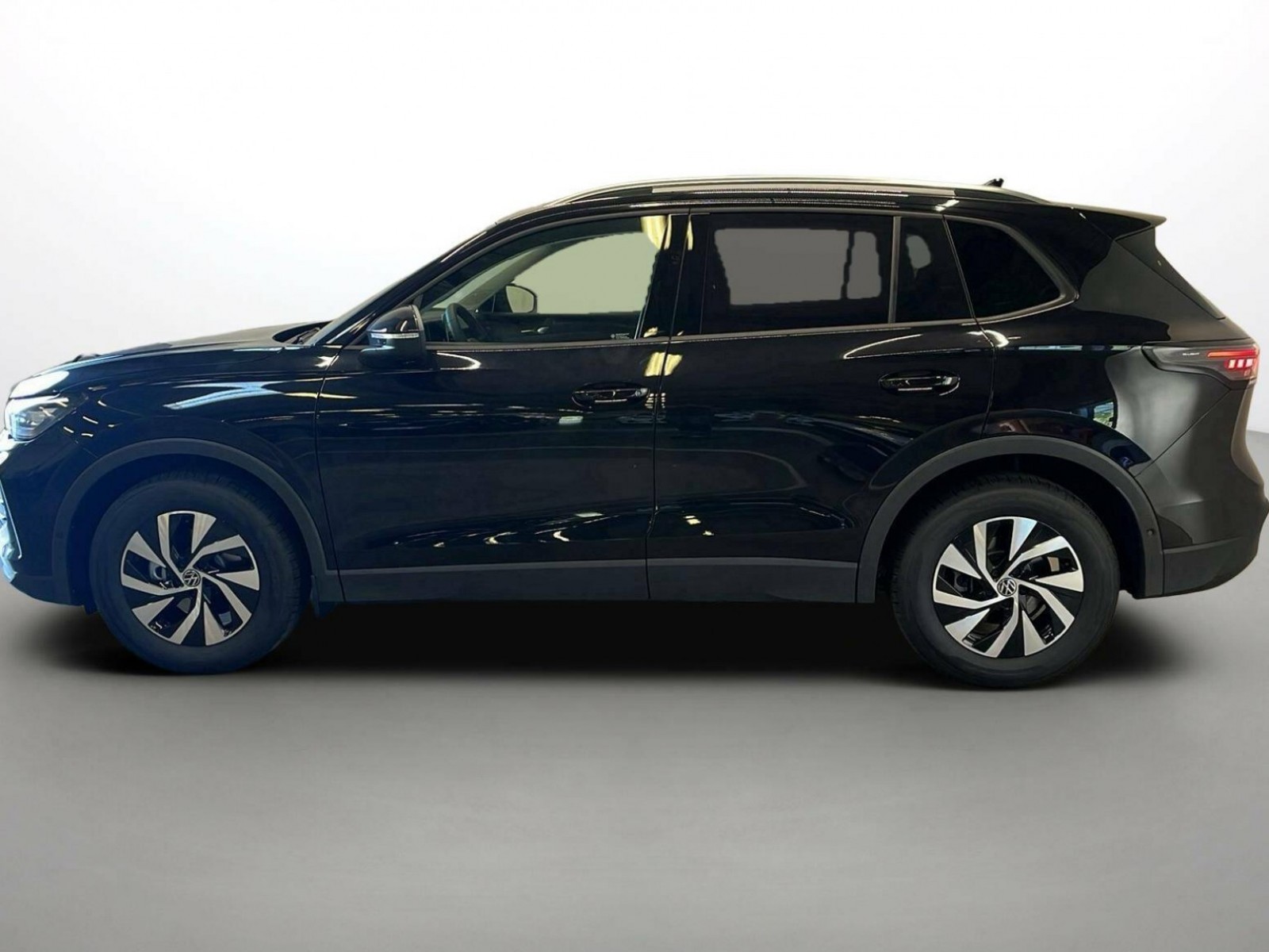 VOLKSWAGEN - TIGUAN - #189857 - 16