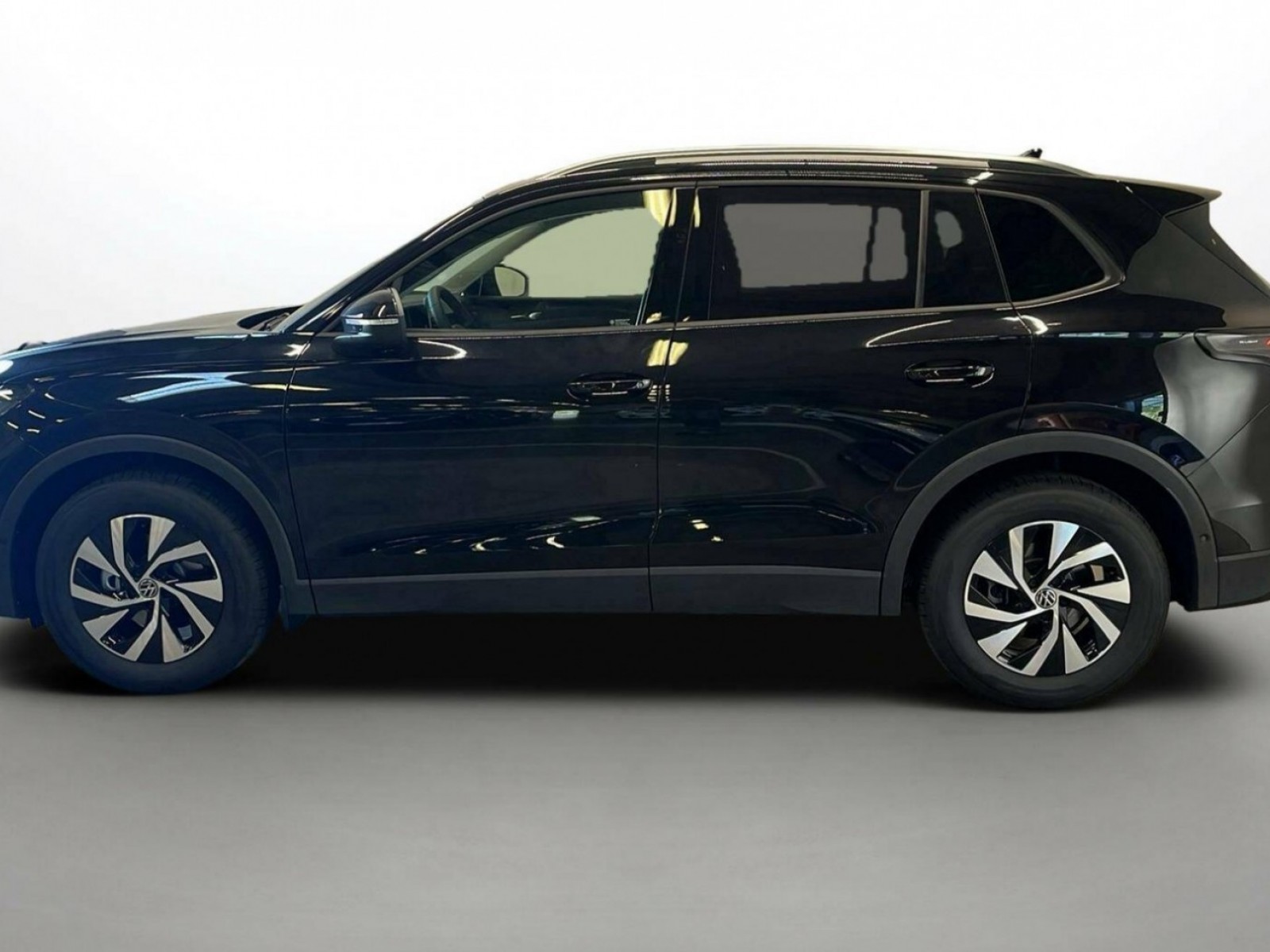 VOLKSWAGEN - TIGUAN - #189858 - 25