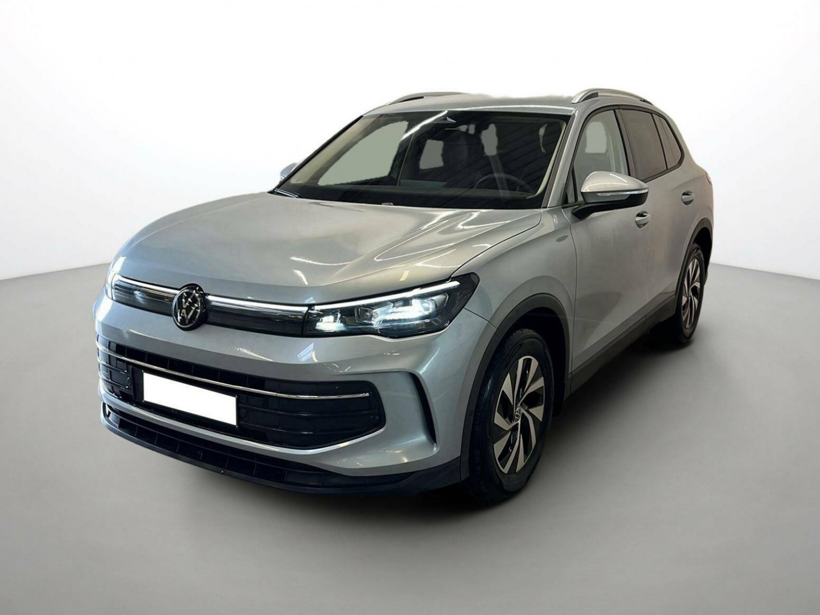 VOLKSWAGEN - TIGUAN - #189859 - 17
