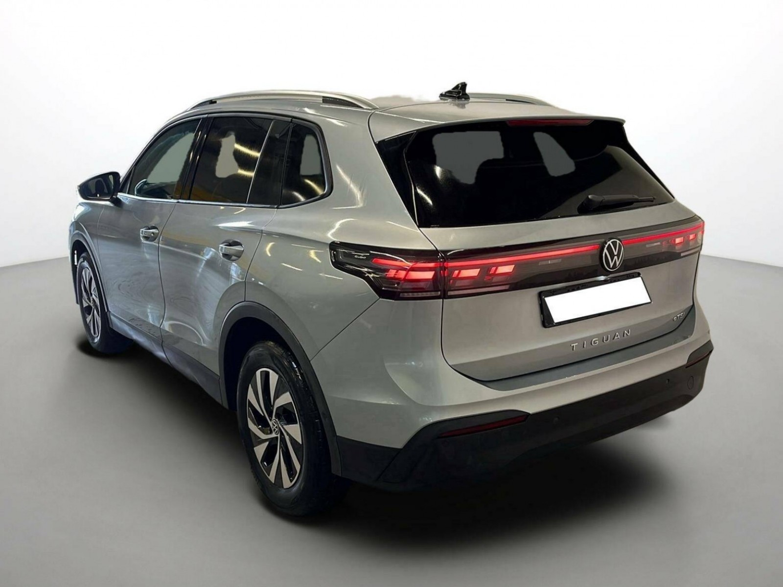 VOLKSWAGEN - TIGUAN - #189859 - 19