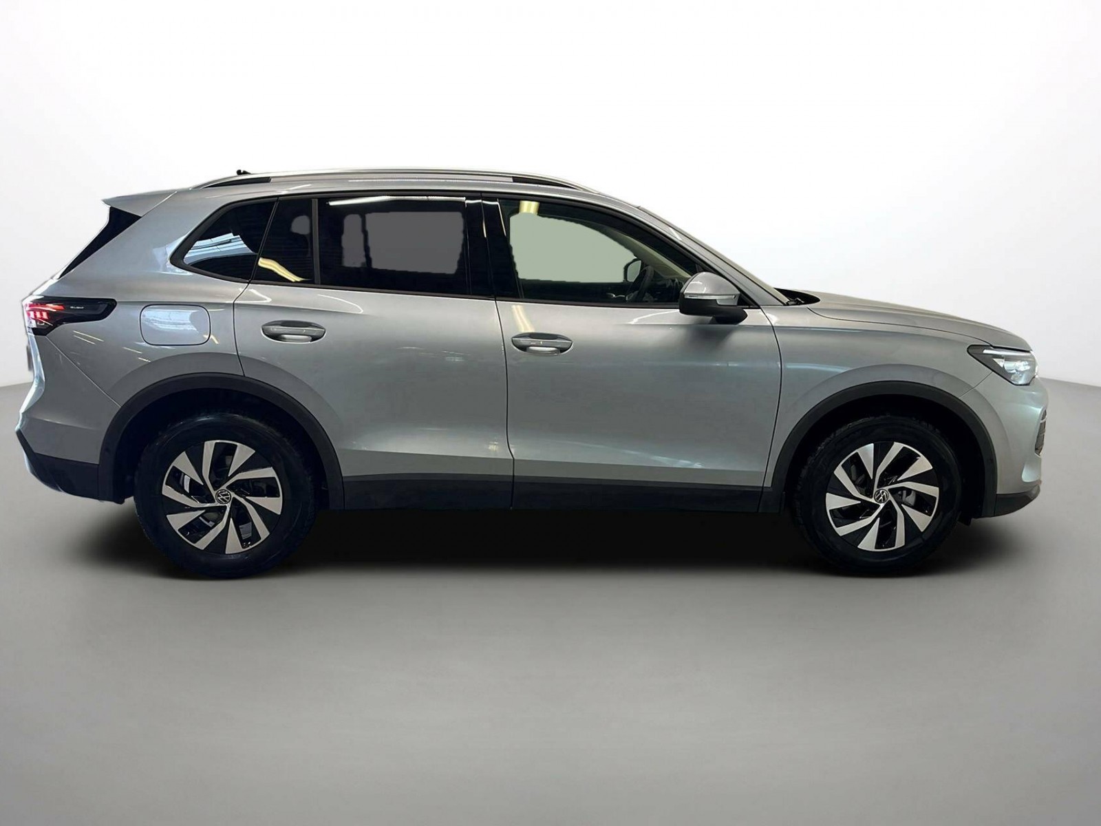 VOLKSWAGEN - TIGUAN - #189859 - 15