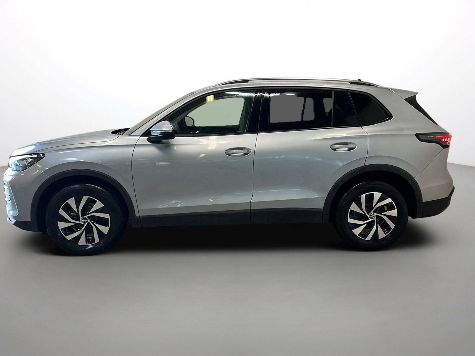 VOLKSWAGEN - TIGUAN - #189859 - 16