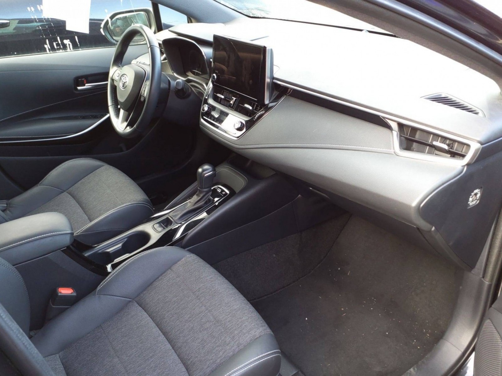 TOYOTA - COROLLA HYBRIDE MY22 - #388574 - 8
