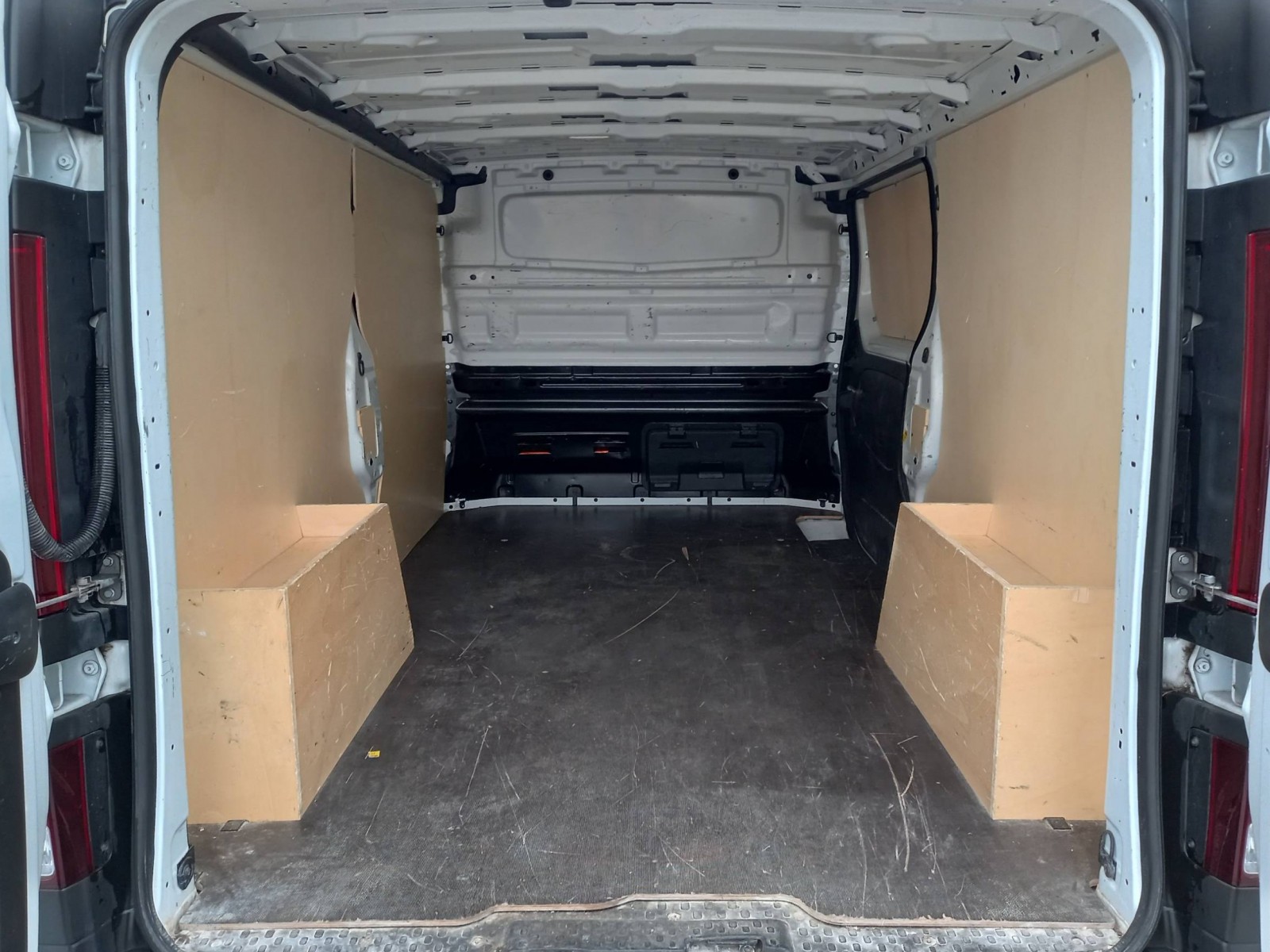 RENAULT - TRAFIC FOURGON - #198044 - 33
