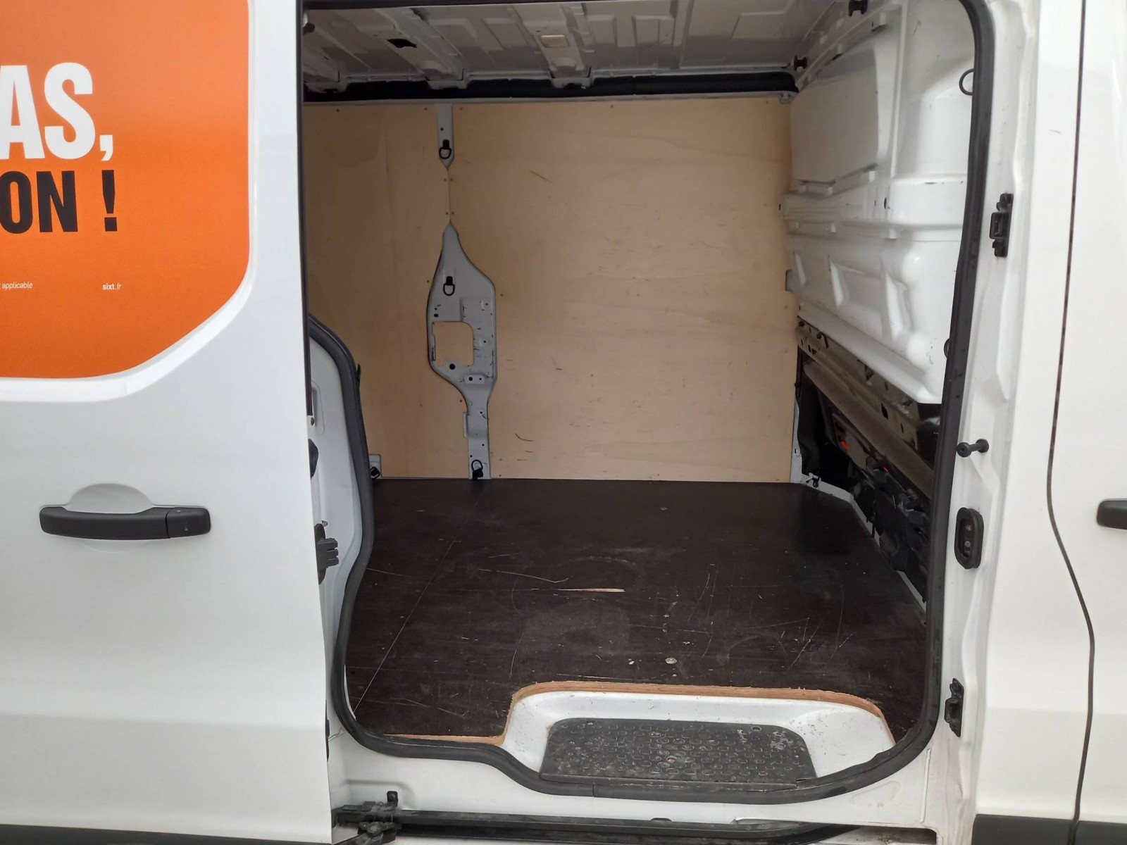 RENAULT - TRAFIC FOURGON - #198044 - 28