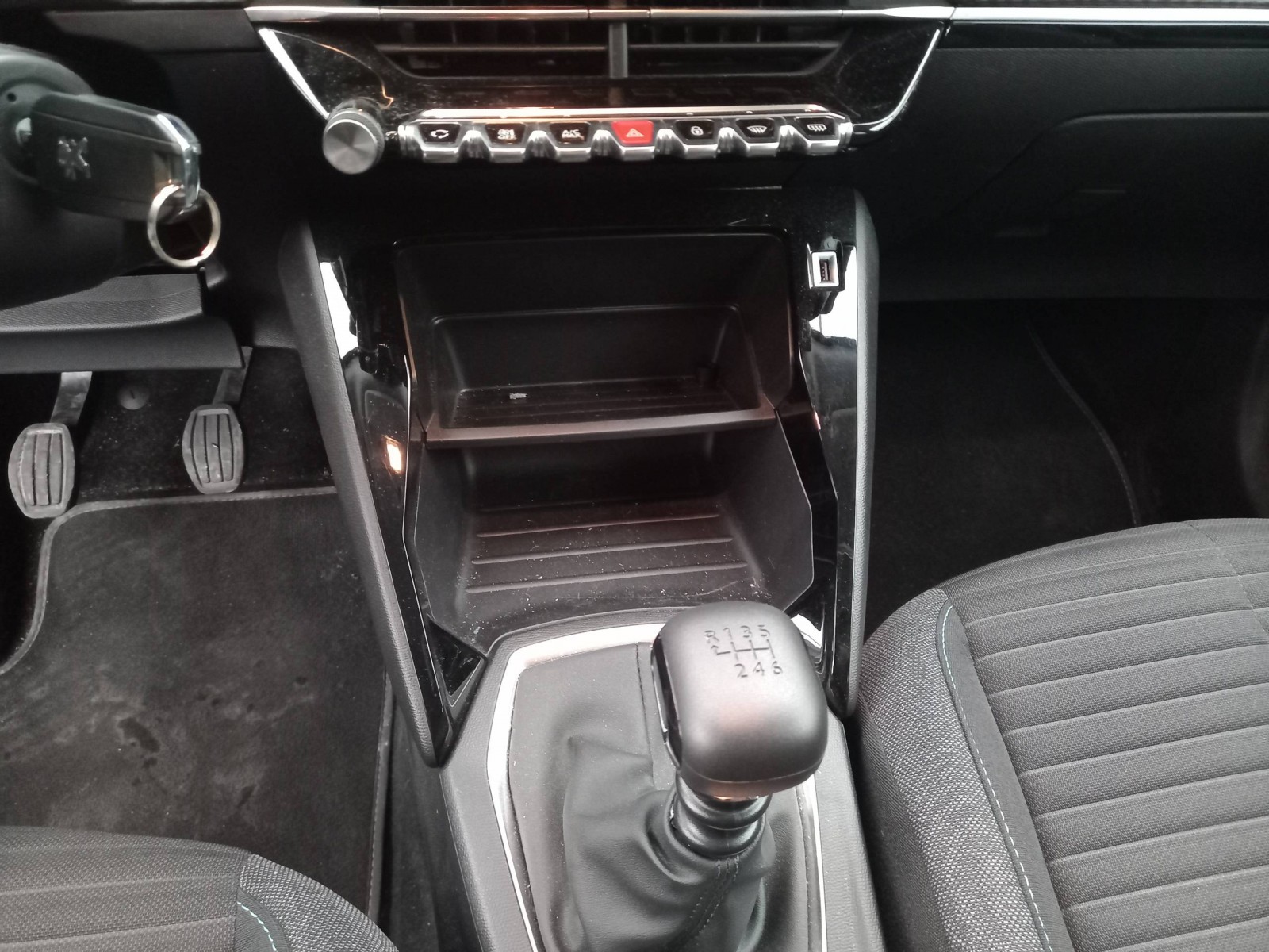 PEUGEOT - 2008 - #191978 - 14