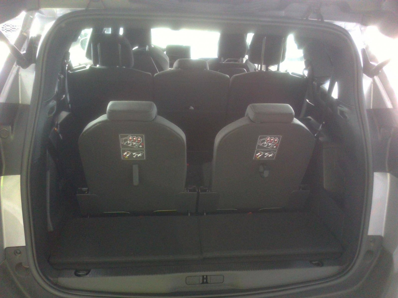 PEUGEOT - 5008 - #200845 - 5