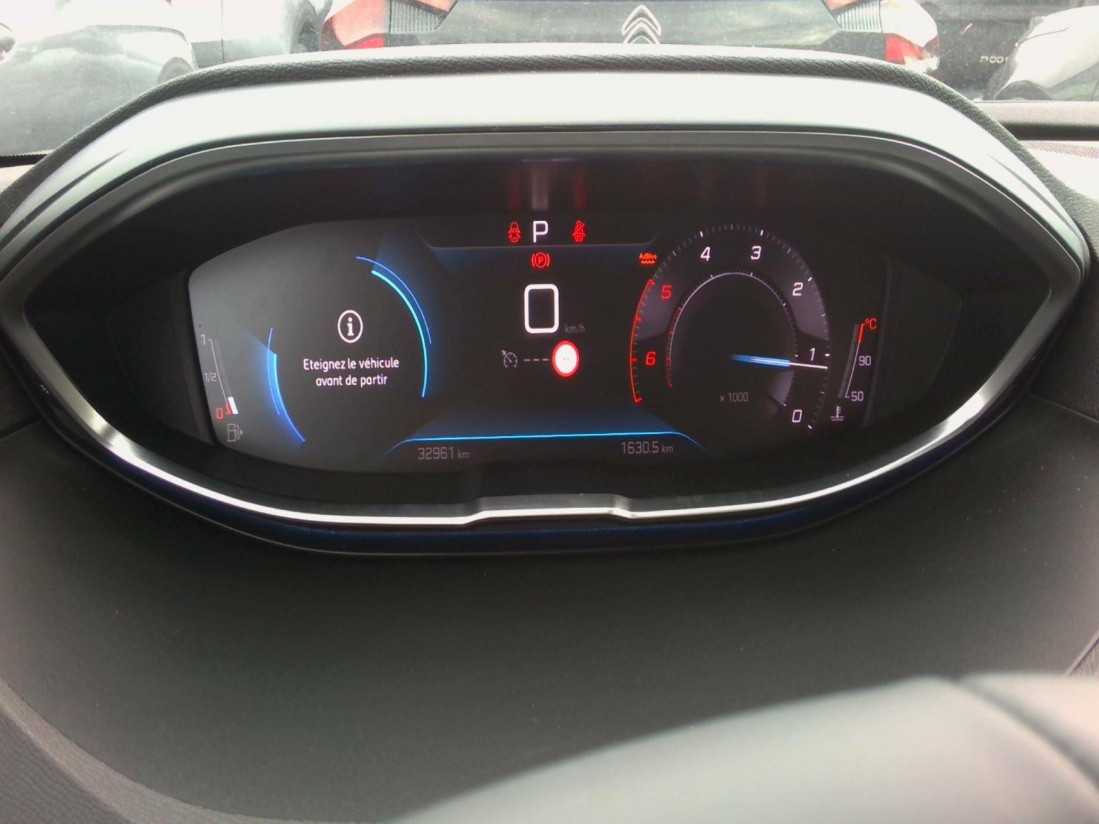 PEUGEOT - 5008 - #200847 - 6