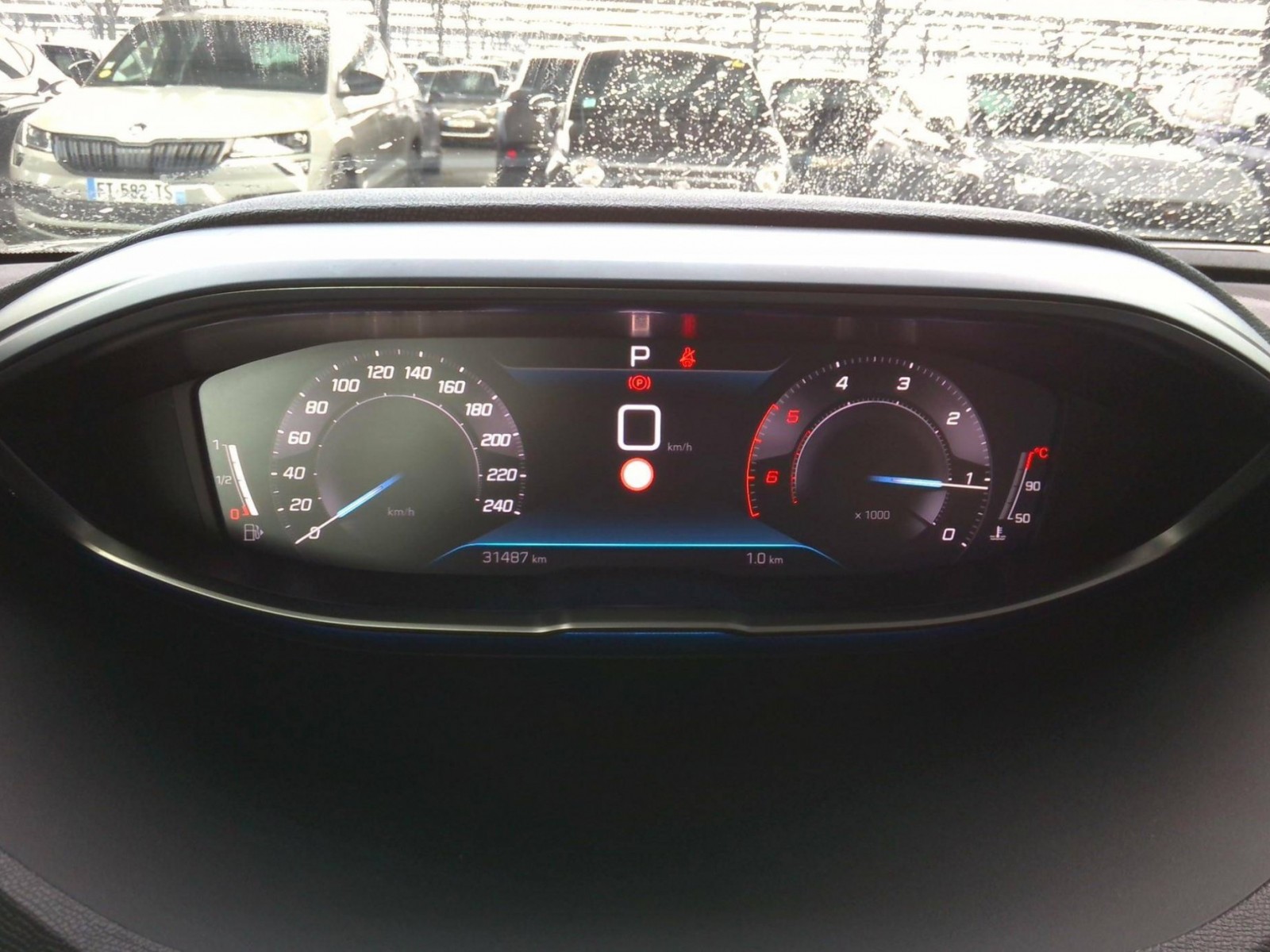PEUGEOT - 5008 - #200848 - 8
