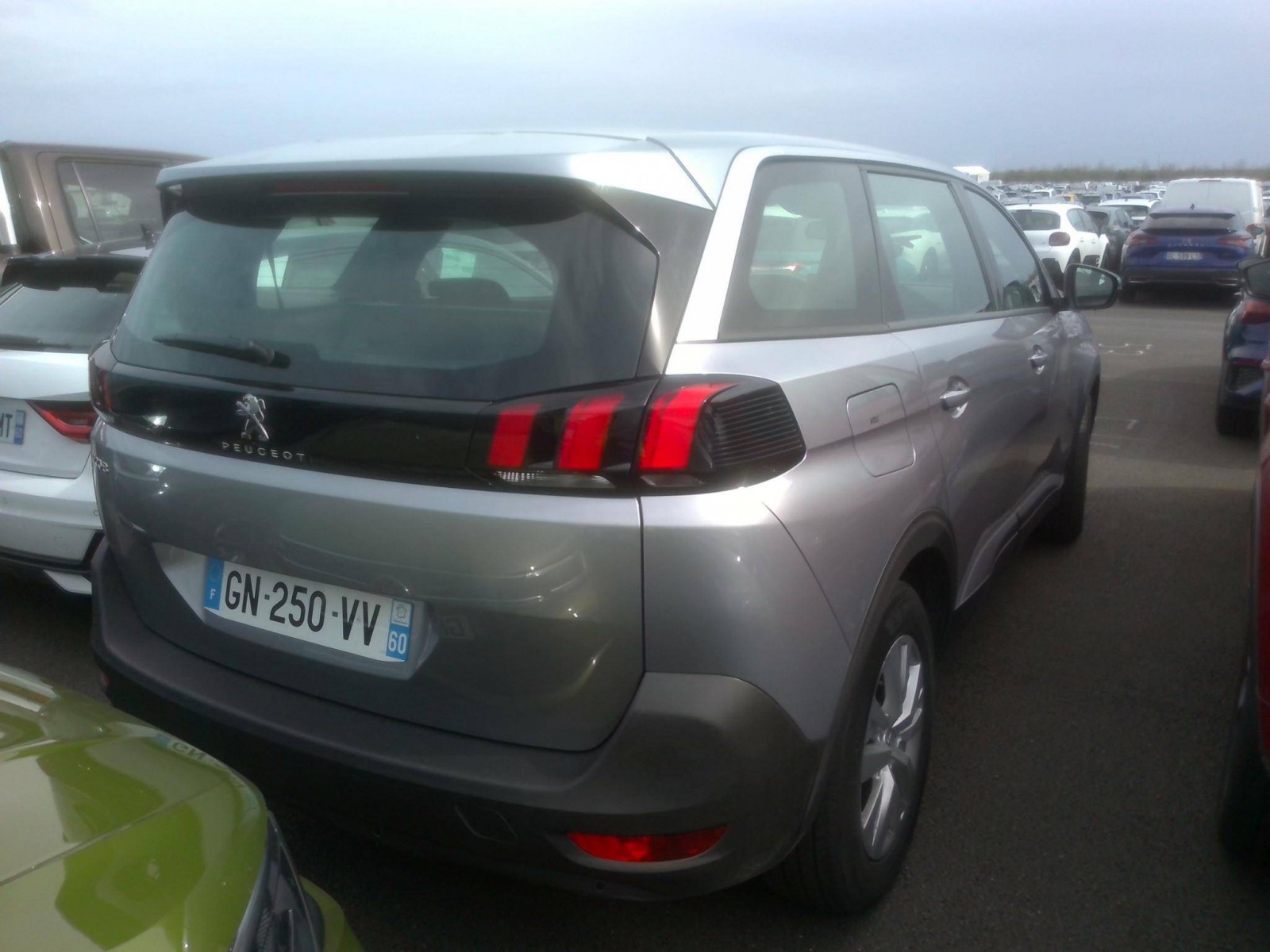 PEUGEOT - 5008 - #200850 - 1