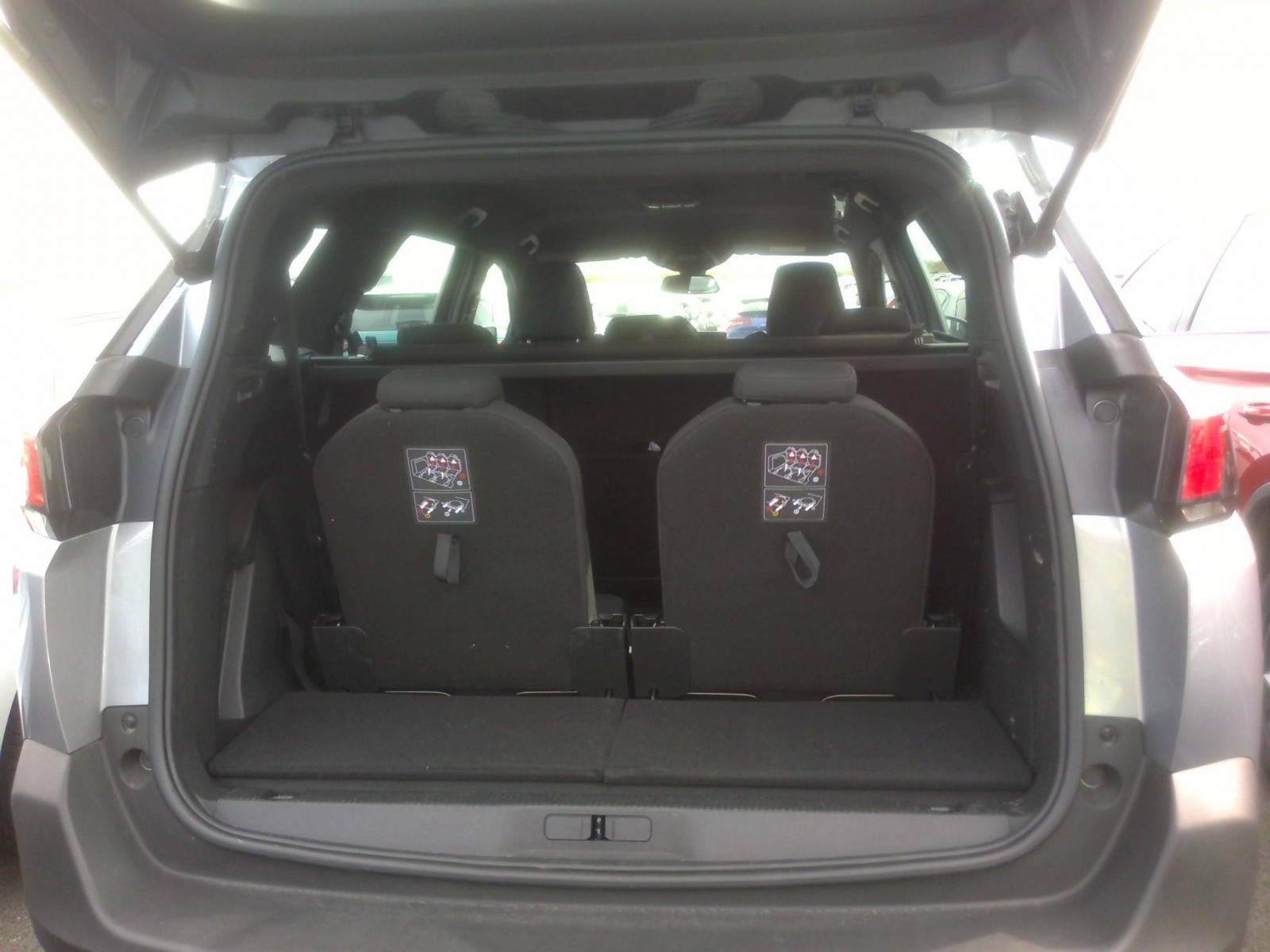 PEUGEOT - 5008 - #200850 - 4