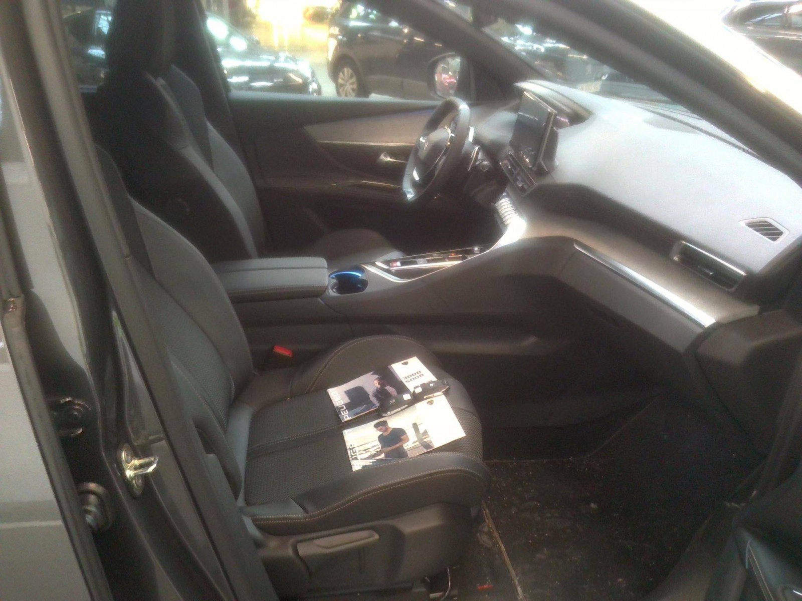 PEUGEOT - 5008 - #201381 - 2