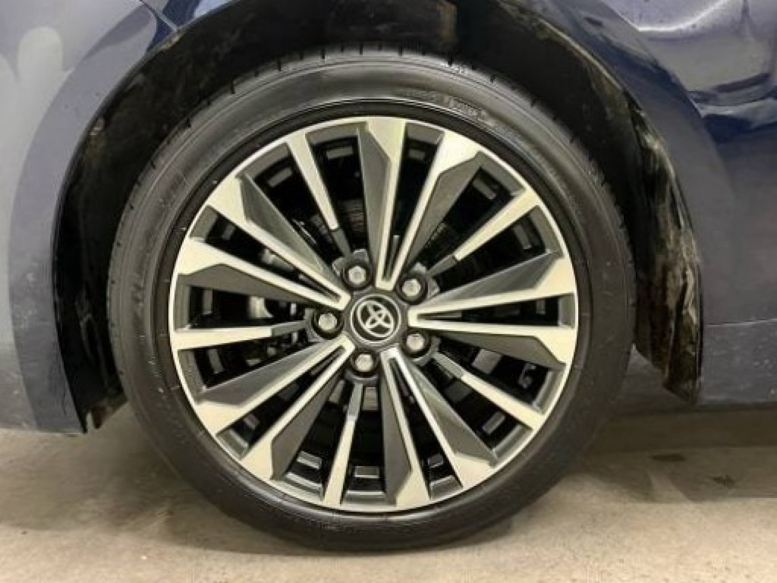 TOYOTA - COROLLA HYBRIDE - #372831 - 23