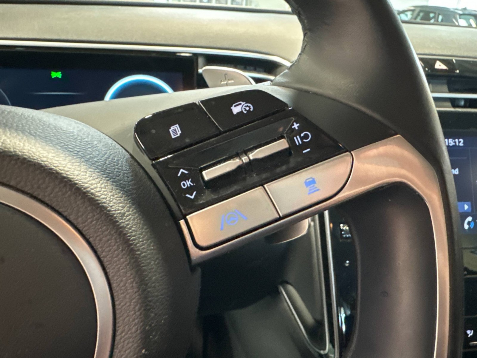 HYUNDAI - TUCSON - #201627 - 24