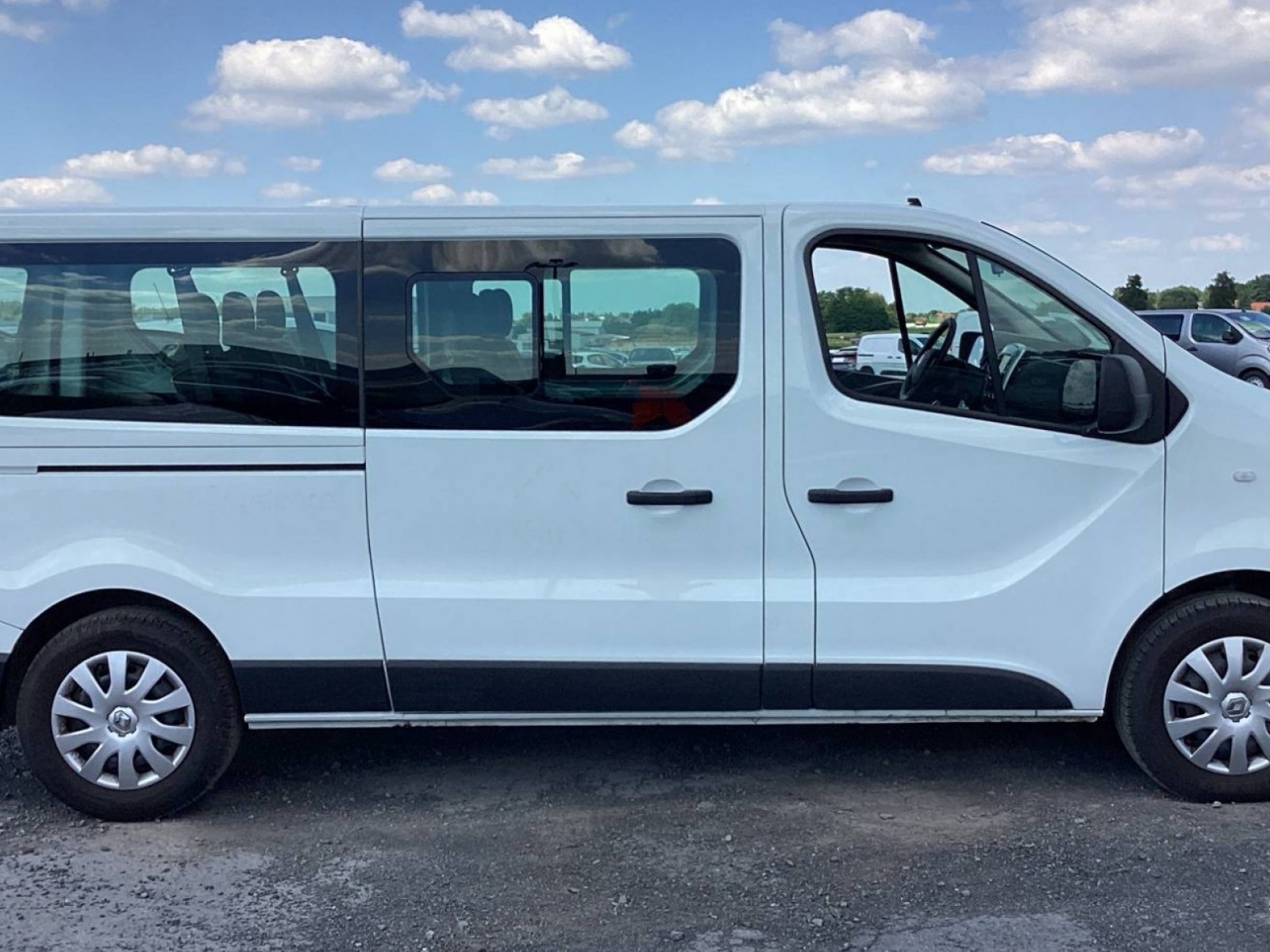 RENAULT - TRAFIC COMBI - #202057 - 20