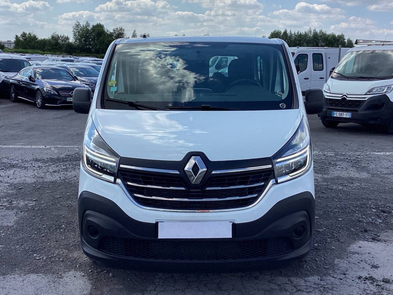 RENAULT - TRAFIC COMBI - #202057 - 22