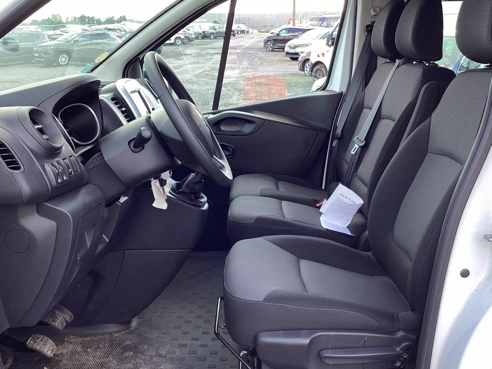 RENAULT - TRAFIC COMBI - #202057 - 8
