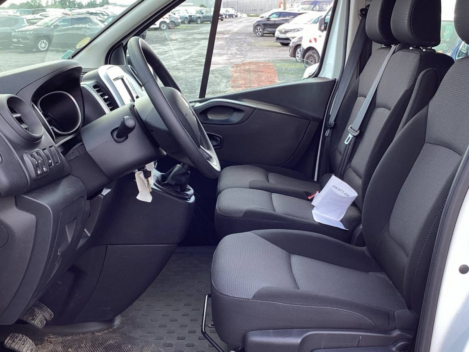 RENAULT - TRAFIC COMBI - #202057 - 24
