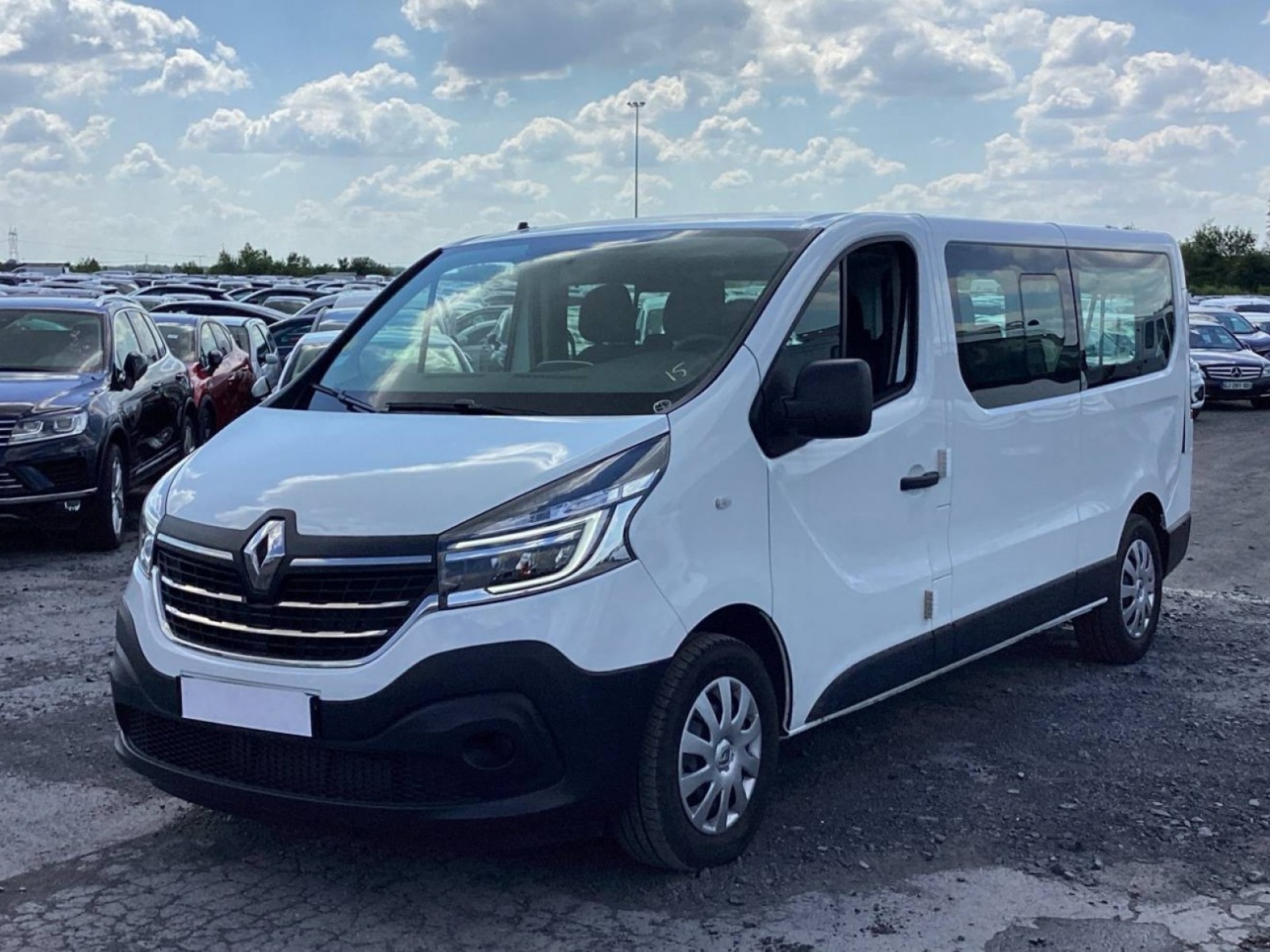 RENAULT - TRAFIC COMBI - #202057 - 16