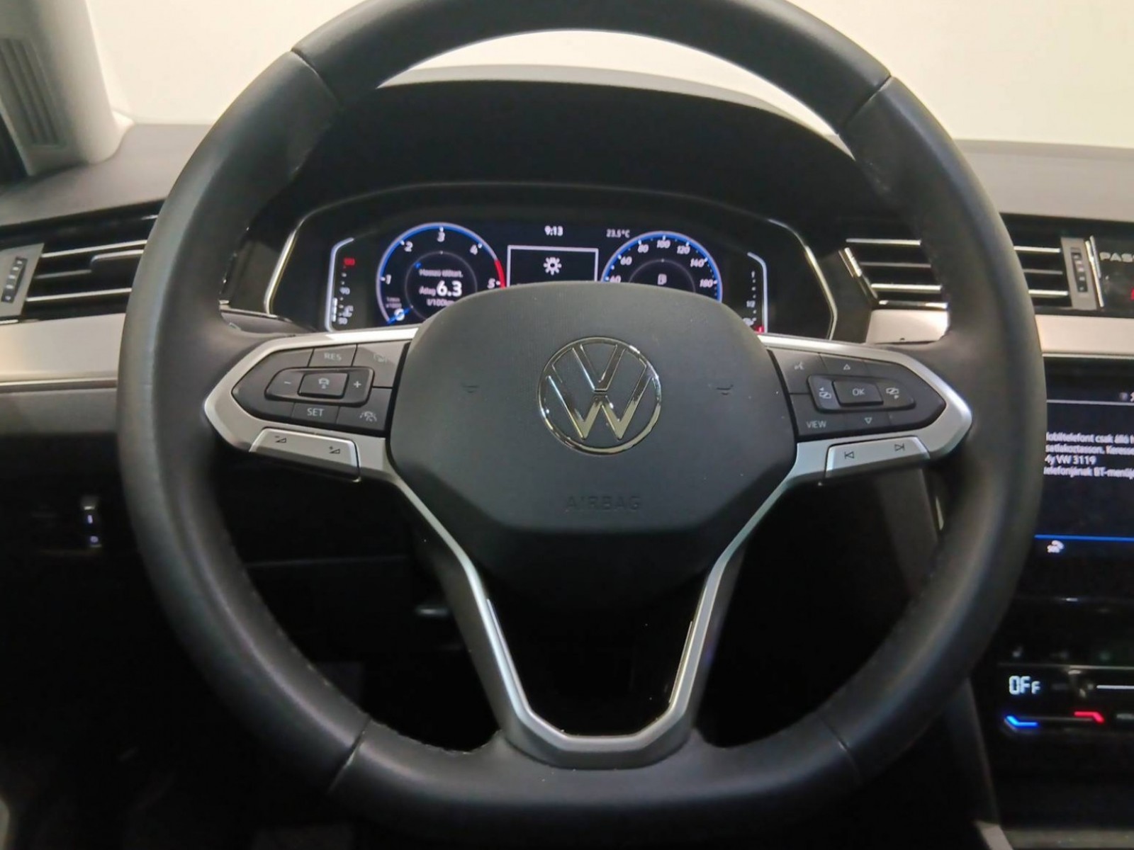 VOLKSWAGEN - PASSAT SW - #188017 - 10