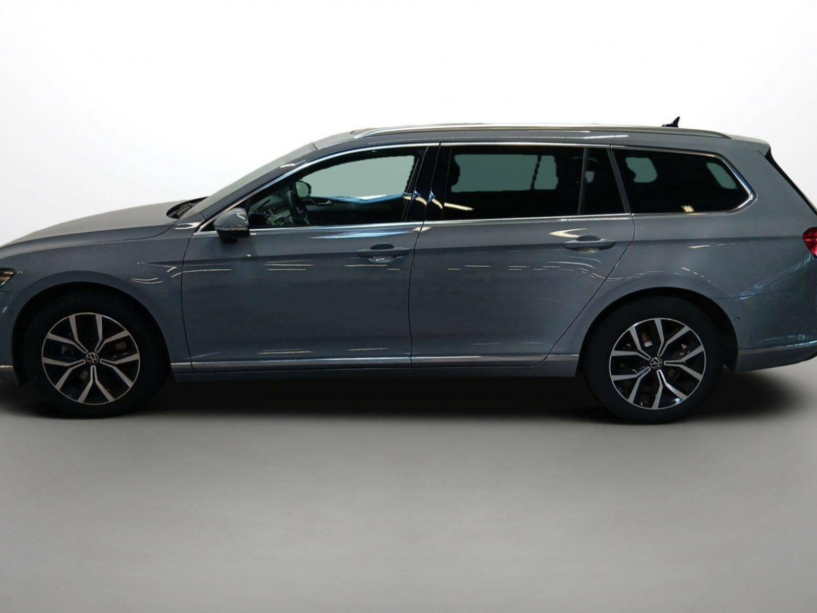 VOLKSWAGEN - PASSAT SW - #188017 - 16