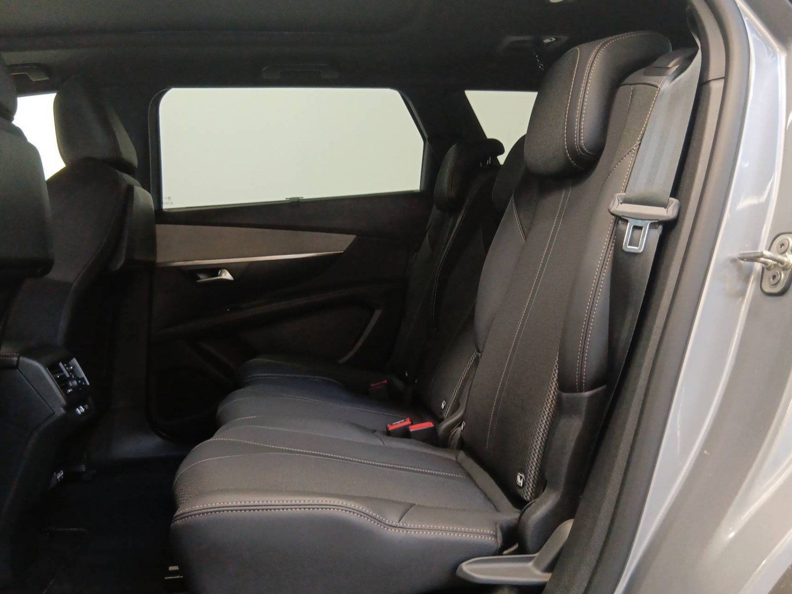 PEUGEOT - 5008 - #201273 - 8
