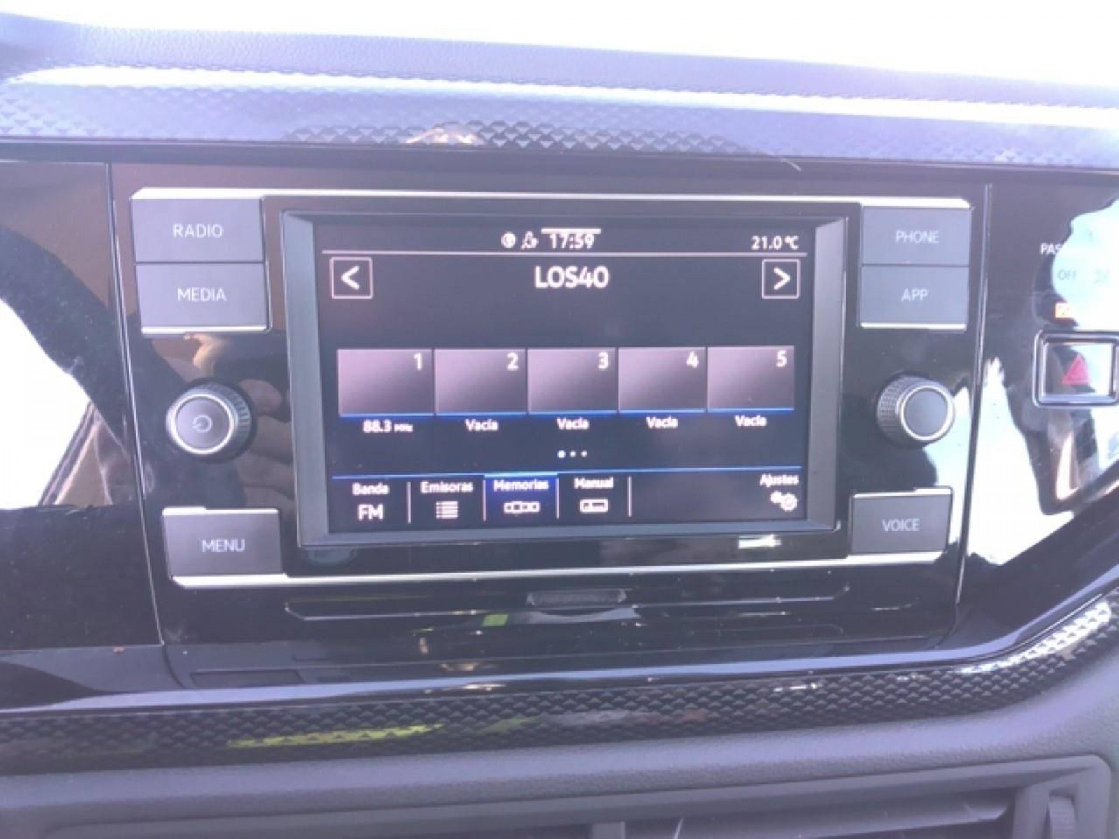 VOLKSWAGEN - TAIGO - #410342 - 3