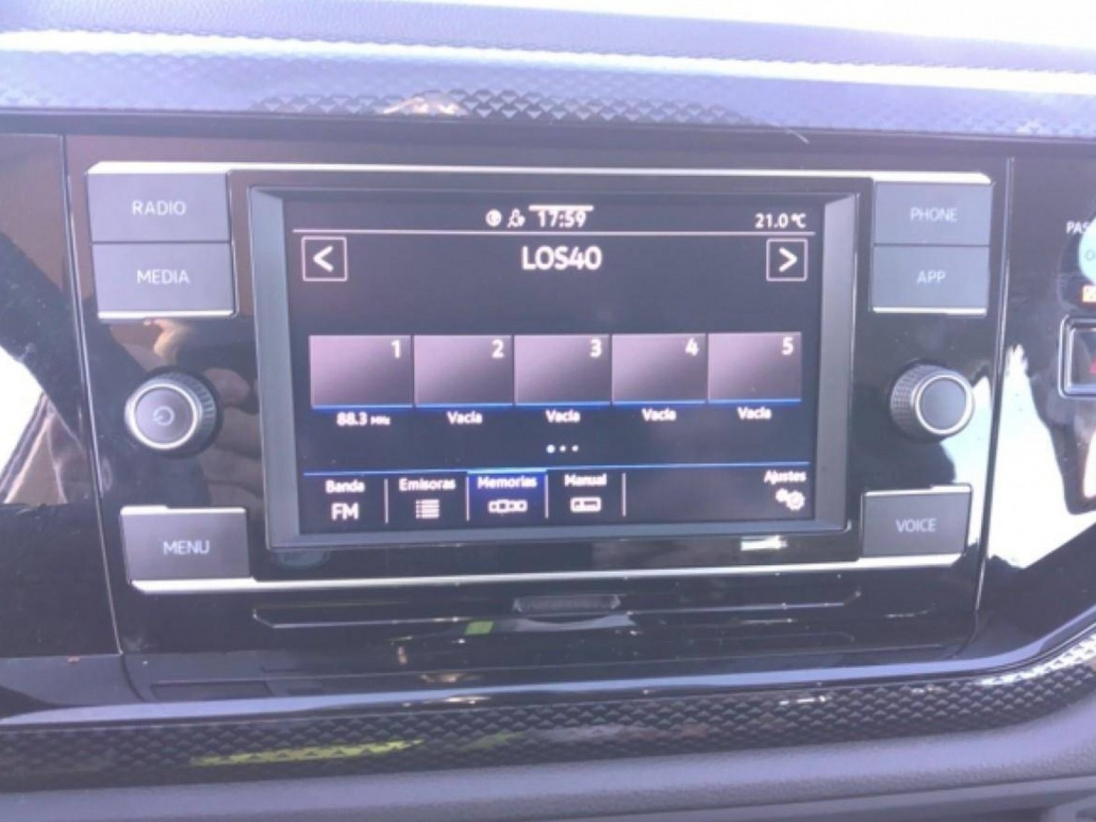 VOLKSWAGEN - TAIGO - #410342 - 7