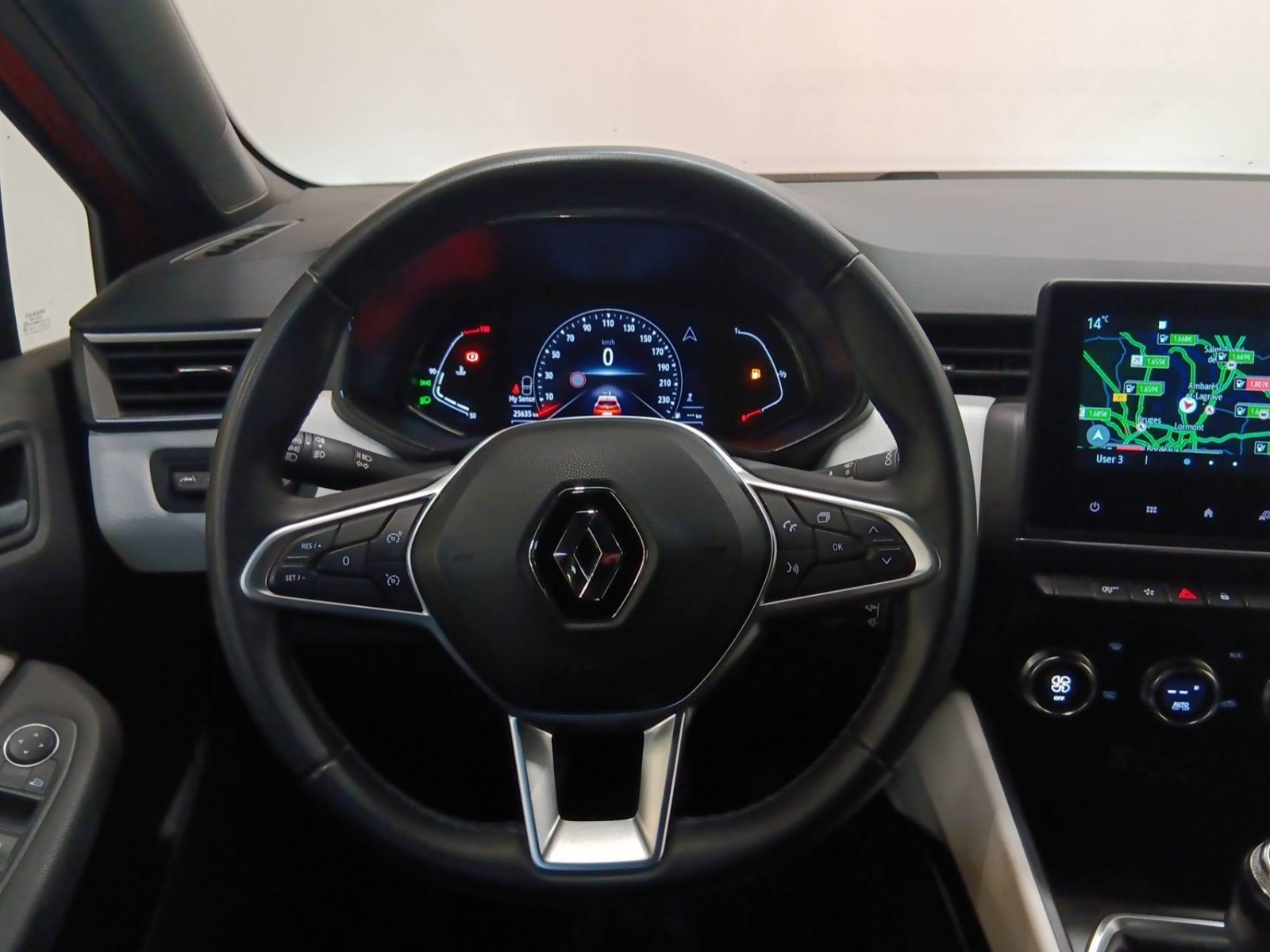 RENAULT - CLIO V - #333700 - 10