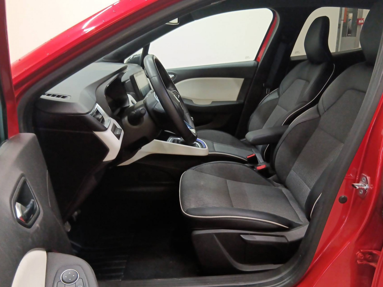 RENAULT - CLIO V - #333701 - 7