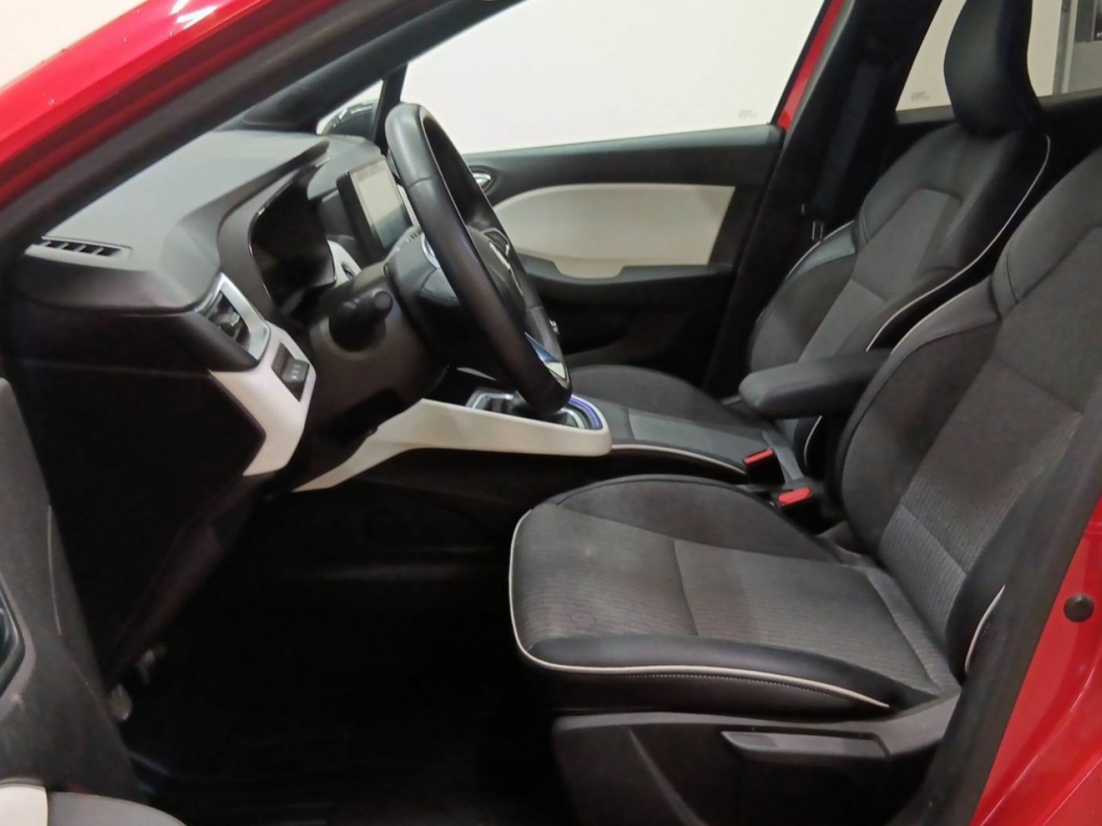 RENAULT - CLIO V - #333698 - 27