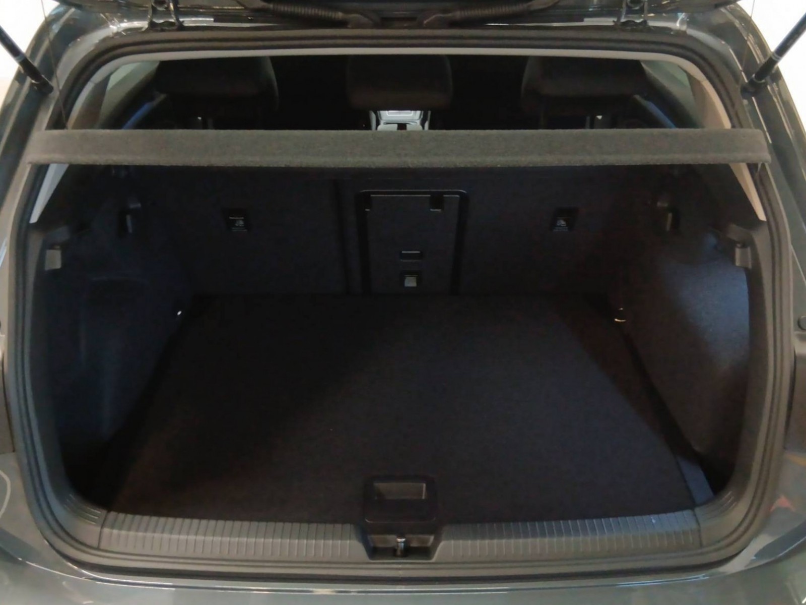 VOLKSWAGEN - GOLF - #361538 - 40
