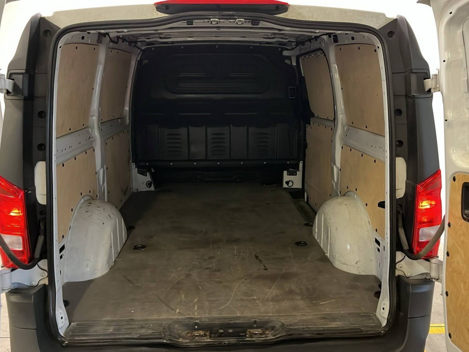 MERCEDES - VITO FOURGON - #359530 - 24
