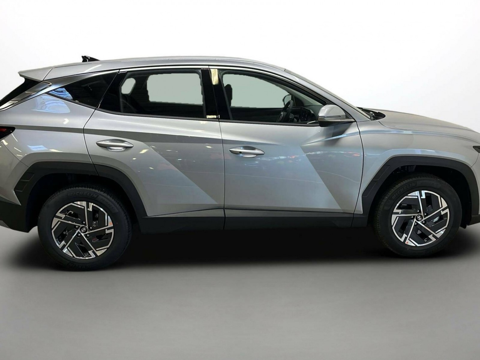 HYUNDAI - TUCSON - #410018 - 15