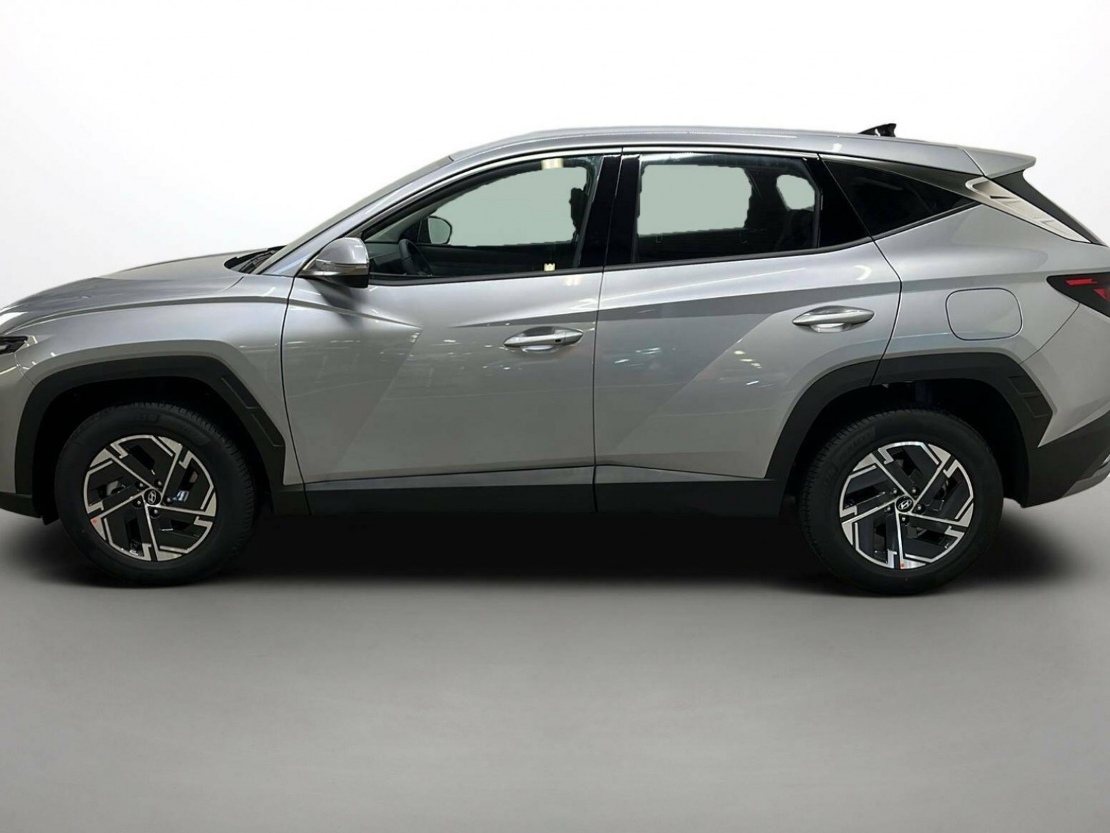 HYUNDAI - TUCSON - #410018 - 16