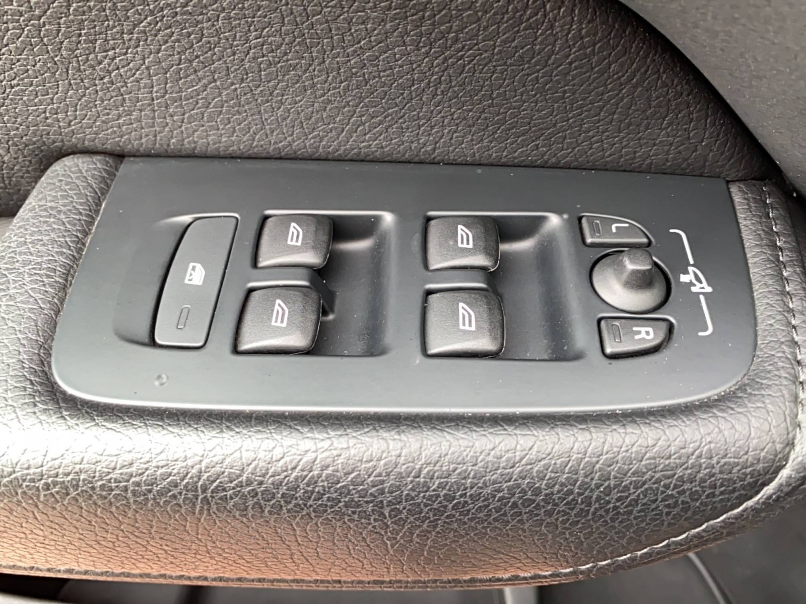 VOLVO - XC60 - #509220 - 19