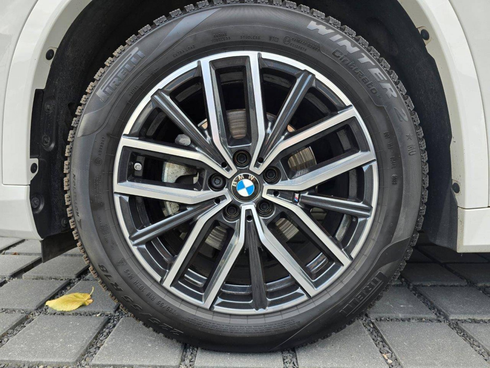 BMW - X1 U11 - #513702 - 7