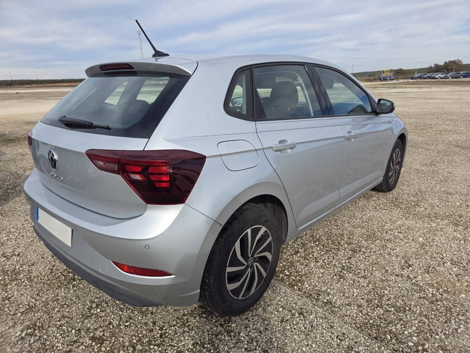 VOLKSWAGEN - POLO - #537950 - 1