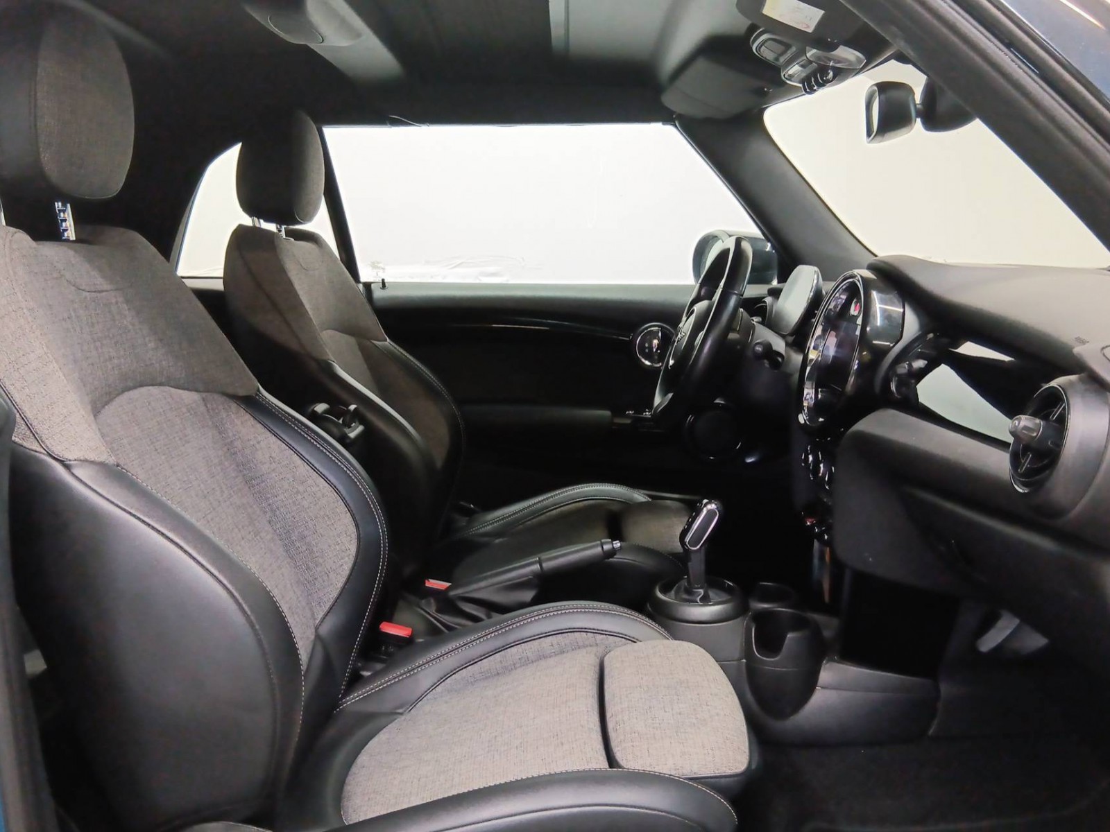 MINI - CABRIOLET F57 LCI II - #518629 - 8